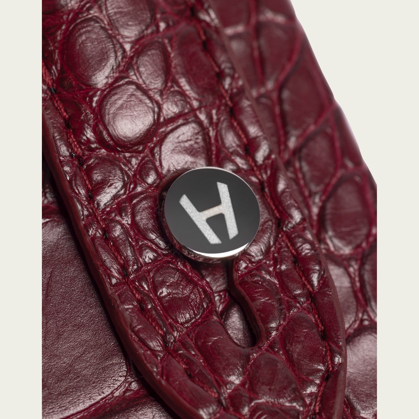 Alligator Back Cover Finger