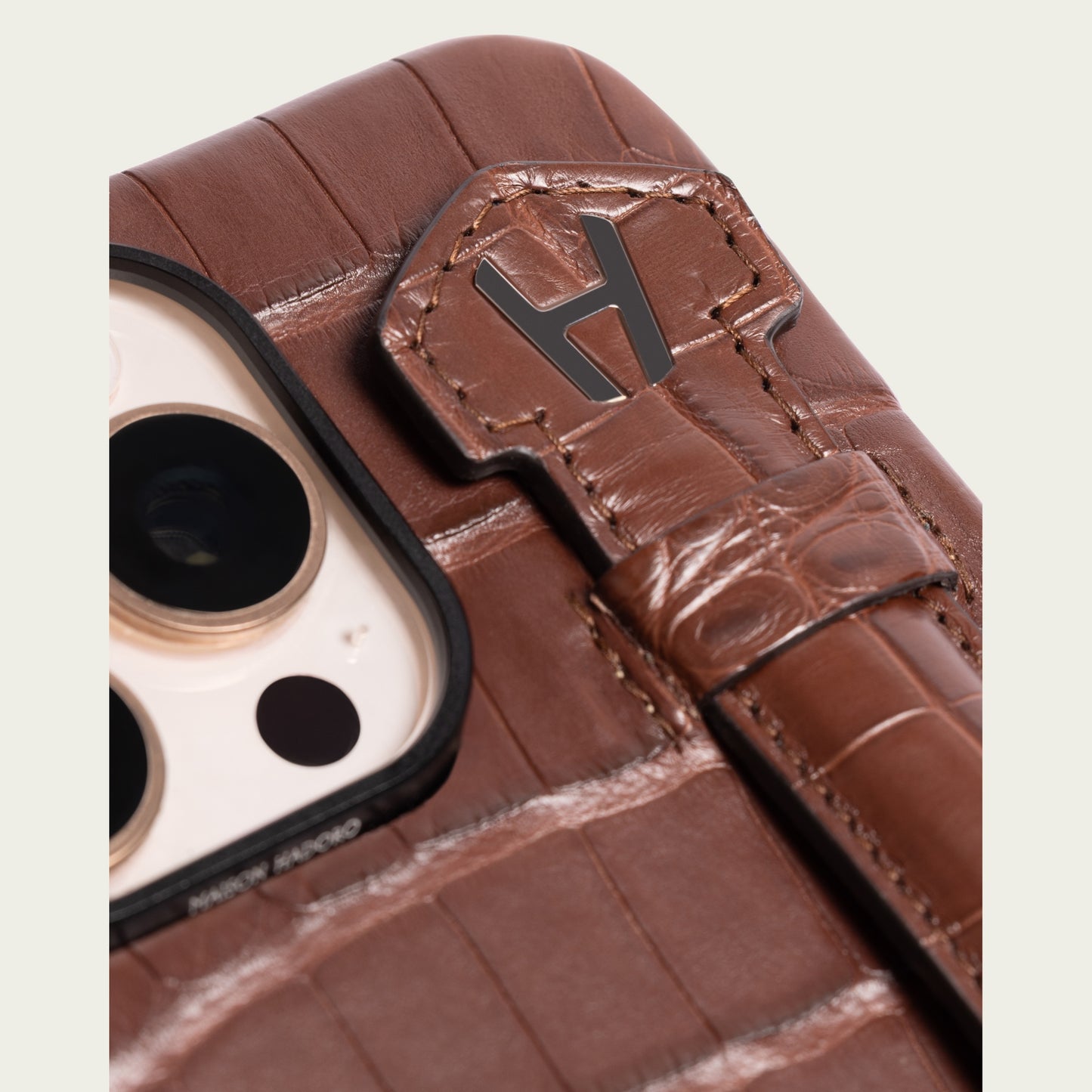 Alligator Back Cover Finger