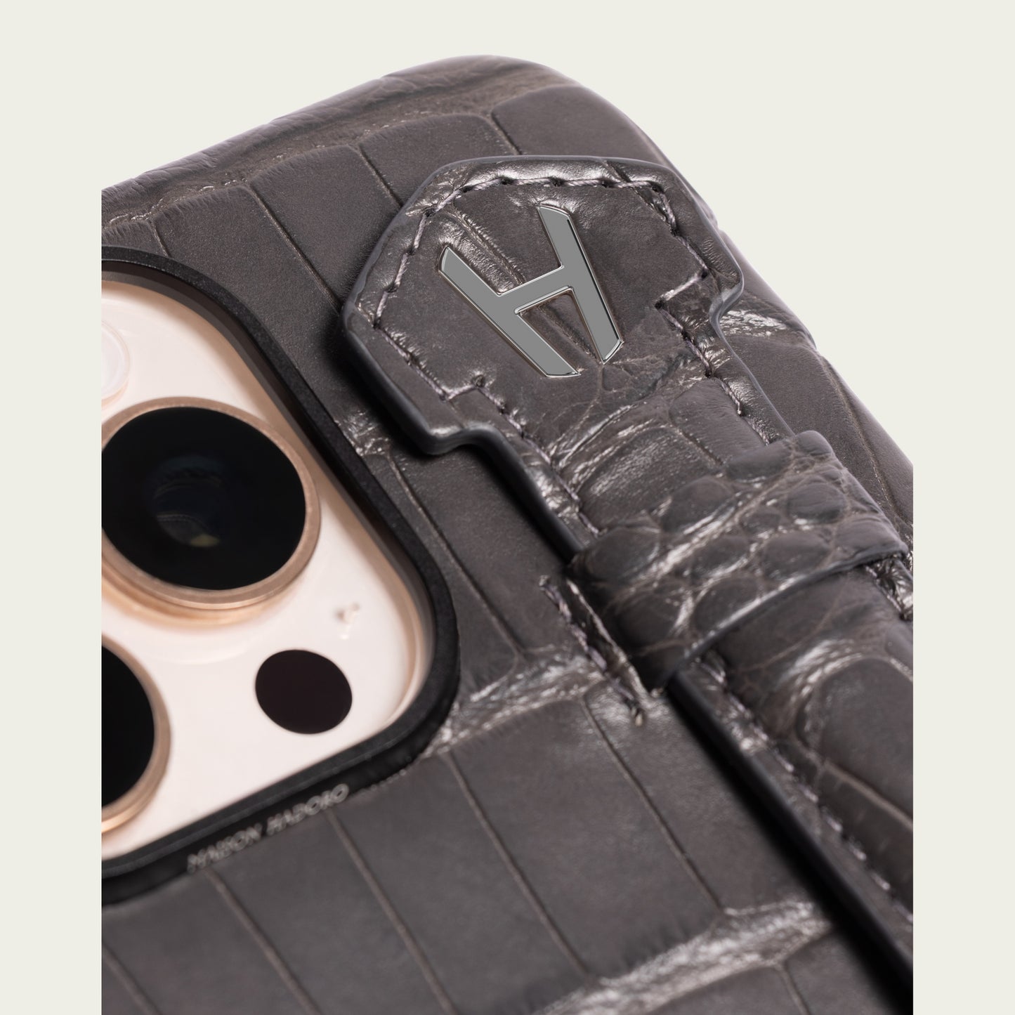 Alligator Back Cover Finger