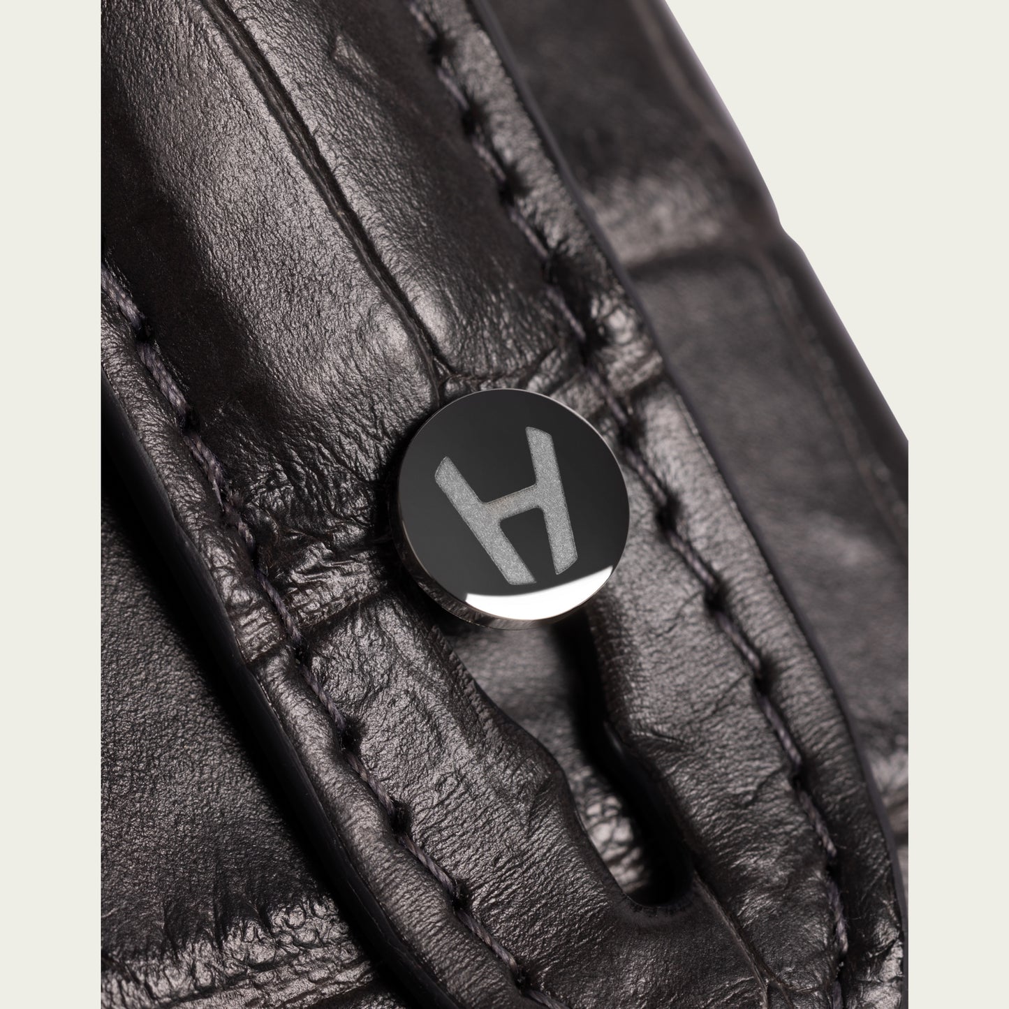 Alligator Back Cover Finger